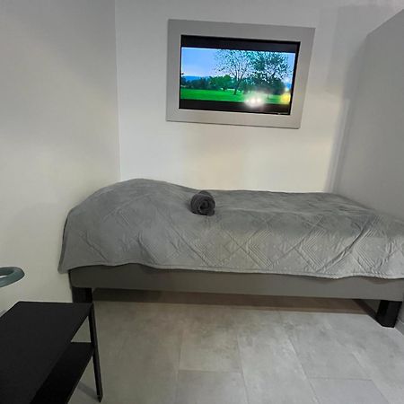 Deluxe Apartment เตร็นชีน ภายนอก รูปภาพ