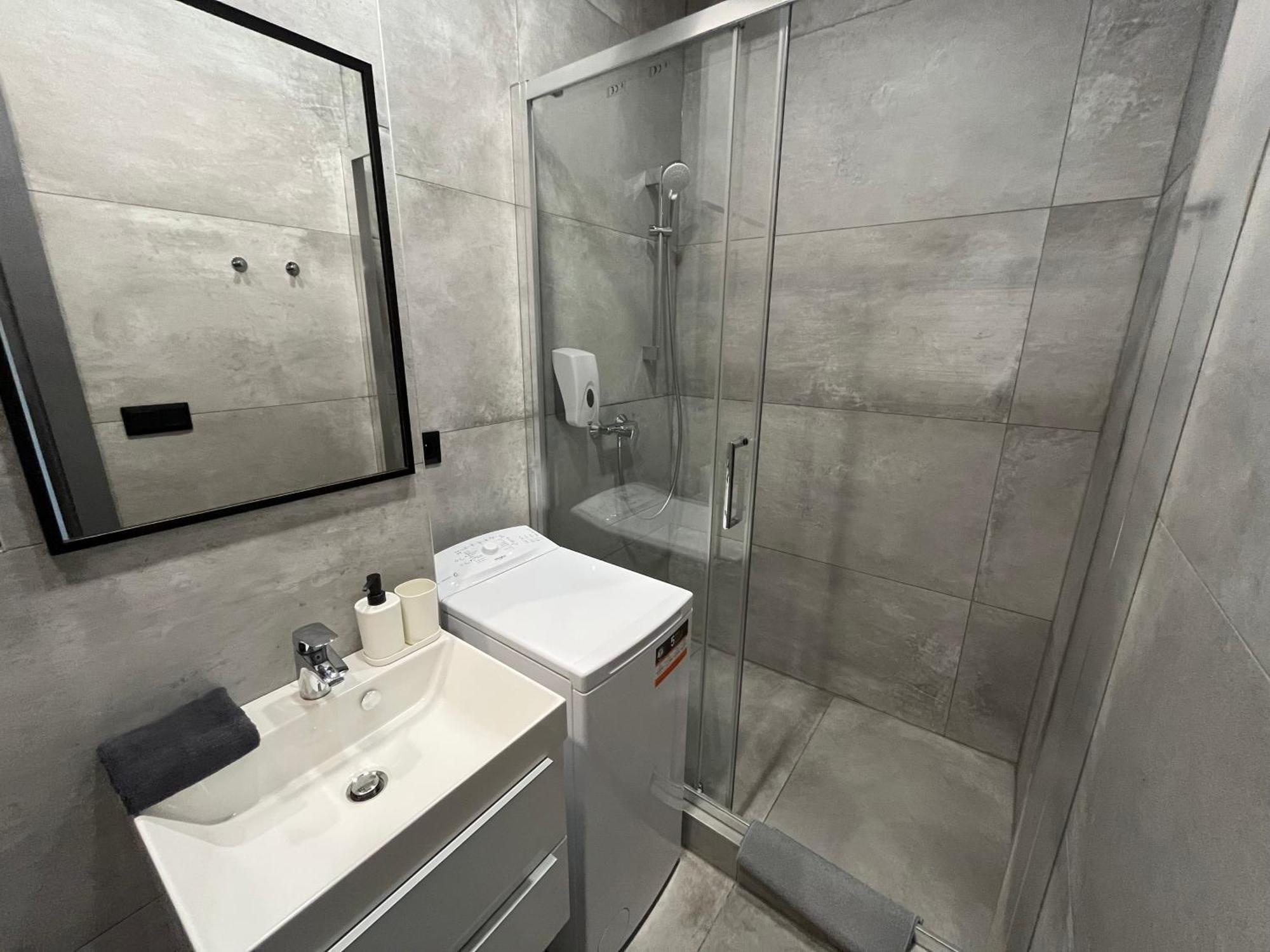 Deluxe Apartment เตร็นชีน ภายนอก รูปภาพ
