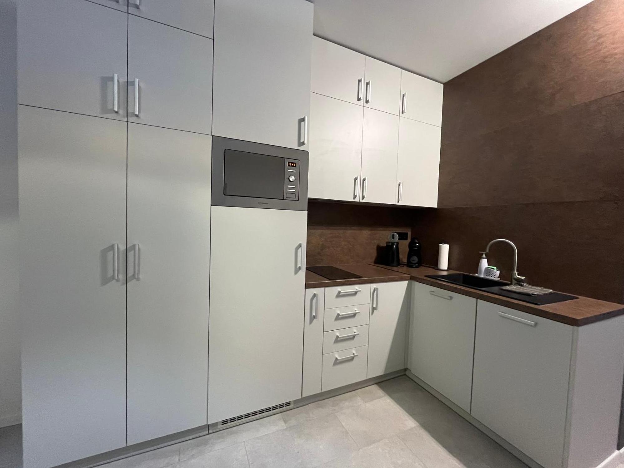 Deluxe Apartment เตร็นชีน ภายนอก รูปภาพ