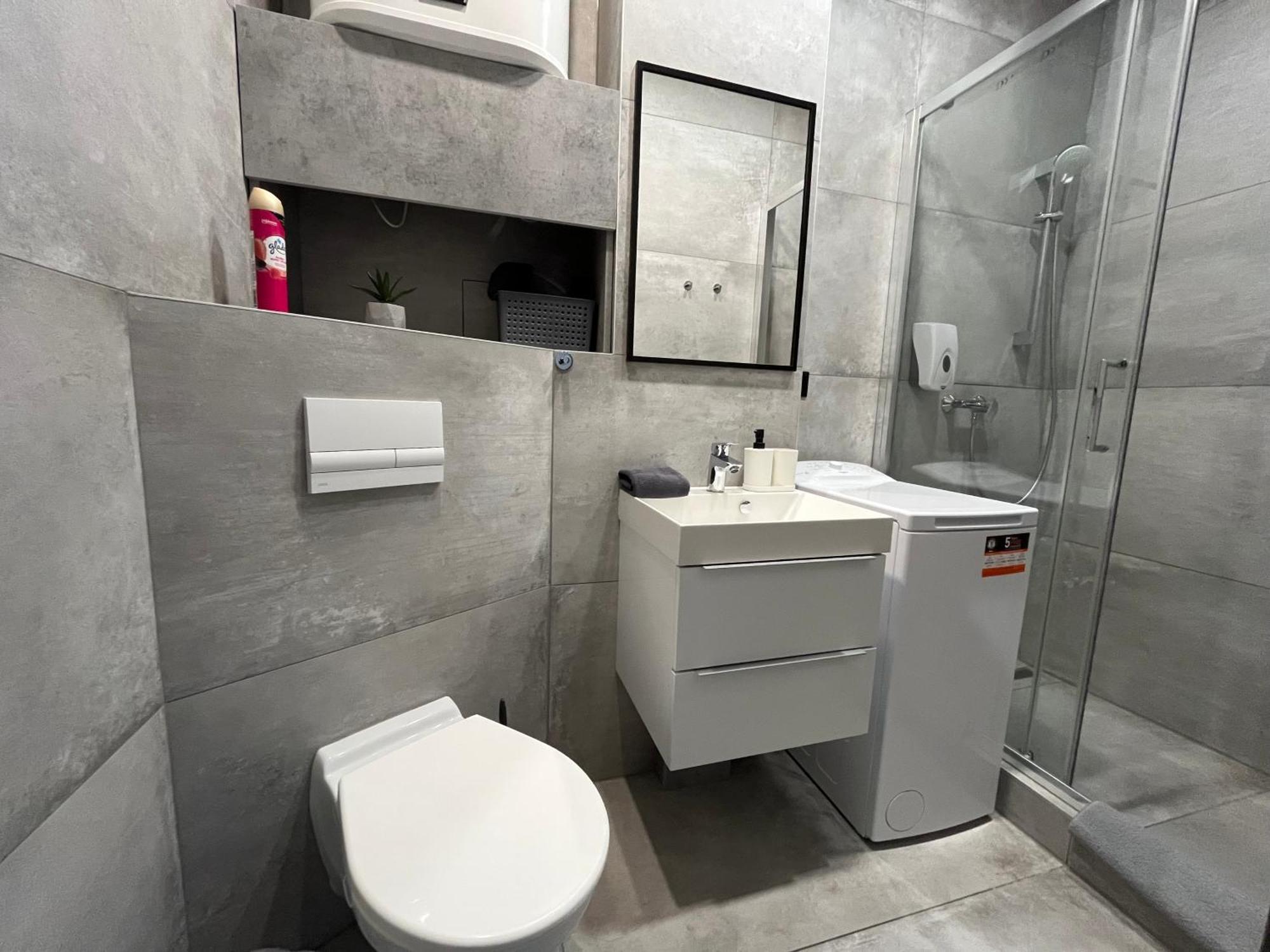 Deluxe Apartment เตร็นชีน ภายนอก รูปภาพ