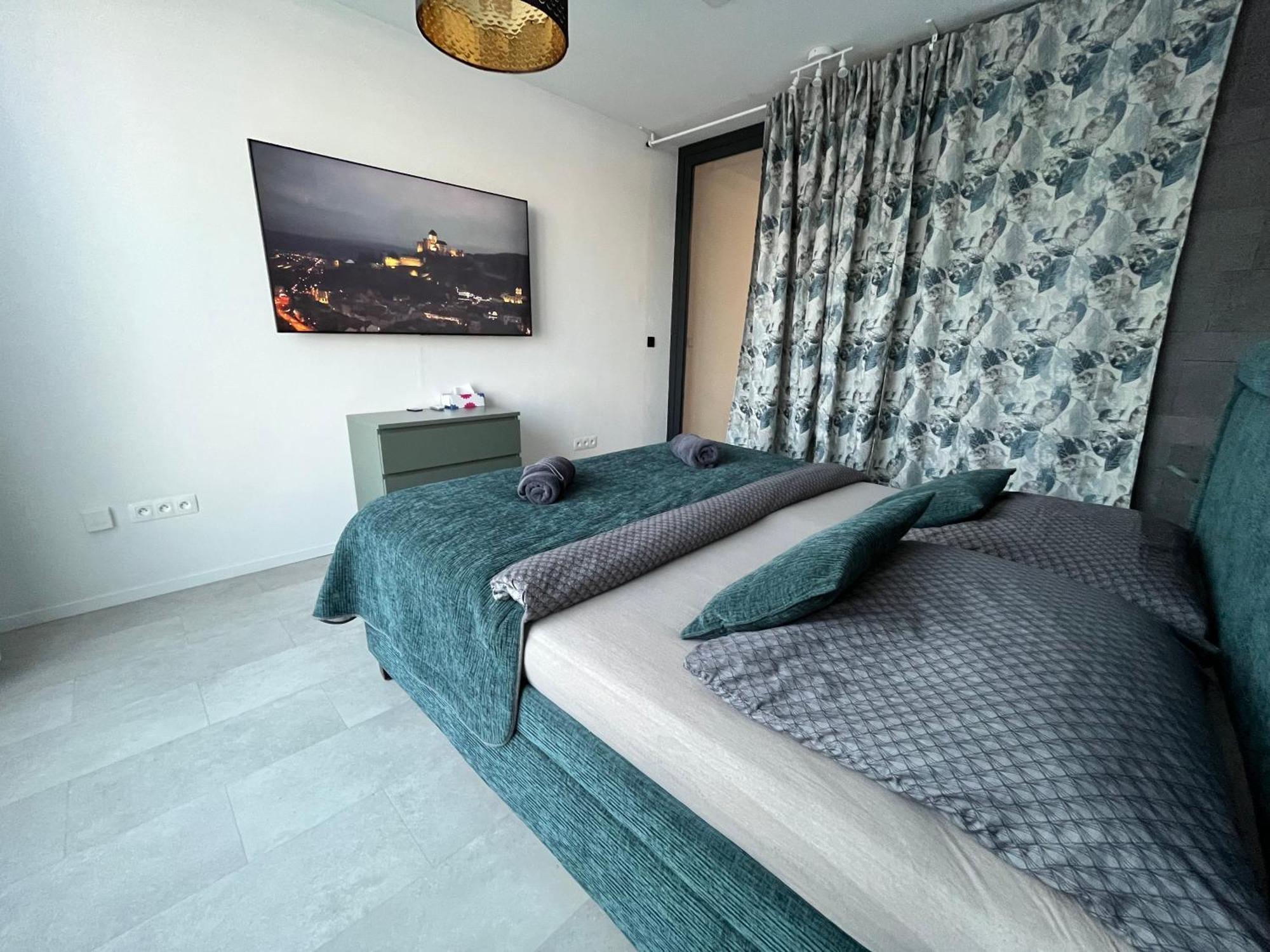 Deluxe Apartment เตร็นชีน ภายนอก รูปภาพ
